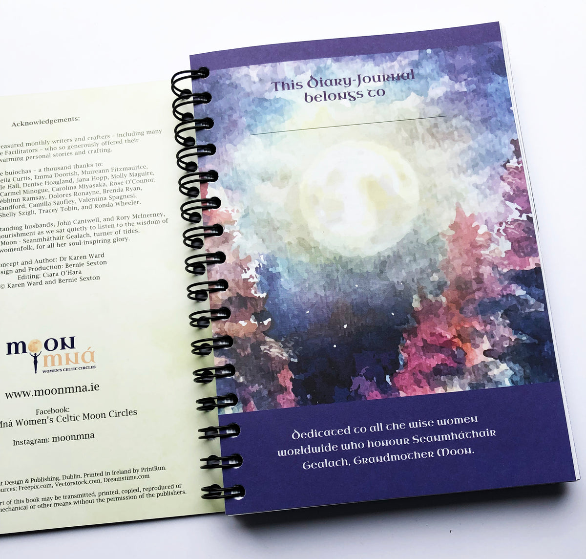 Moon Mná DiaryJournal 2024, a calendardiarydatebook for Women Moon