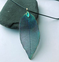Load image into Gallery viewer, Iridesent Leaf Pendant