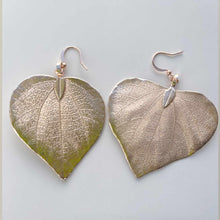 Load image into Gallery viewer, Leaf Earrings