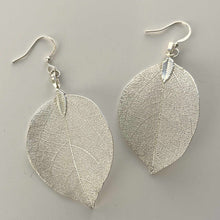 Load image into Gallery viewer, Leaf Earrings