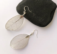 Load image into Gallery viewer, Leaf Earrings